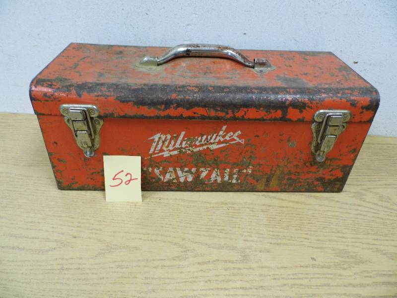 lot 52 image: Milwaukee Sawzall