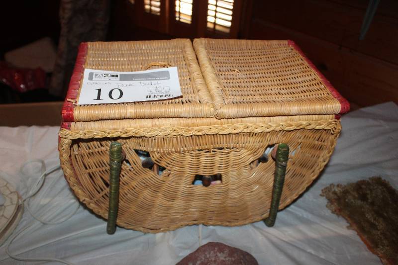 Large 2-Door Picnic Basket