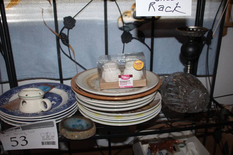 Shelf Lot of Table Decorations