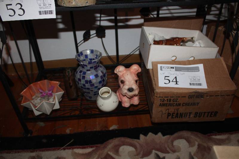 Shelf Lot of Table Decorations