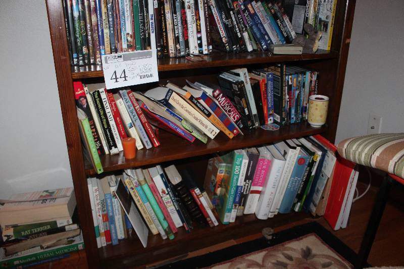 Contents Including Books, DVD�s, Decorations