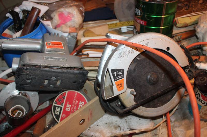 Lot of (2) Power Tools Including 1) Black & Decker 7.25� Power Saw AND 1) Black & Decker Utility Finishing Sander