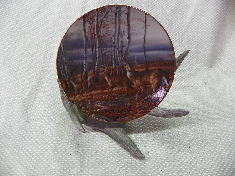lot 223 image: Terry Redlin Plate With Deer Horn Stand