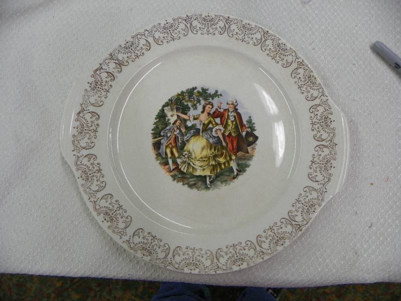 lot 242 image: Decorative Colnial Plate Warranted 22KT Gold, Made In USA