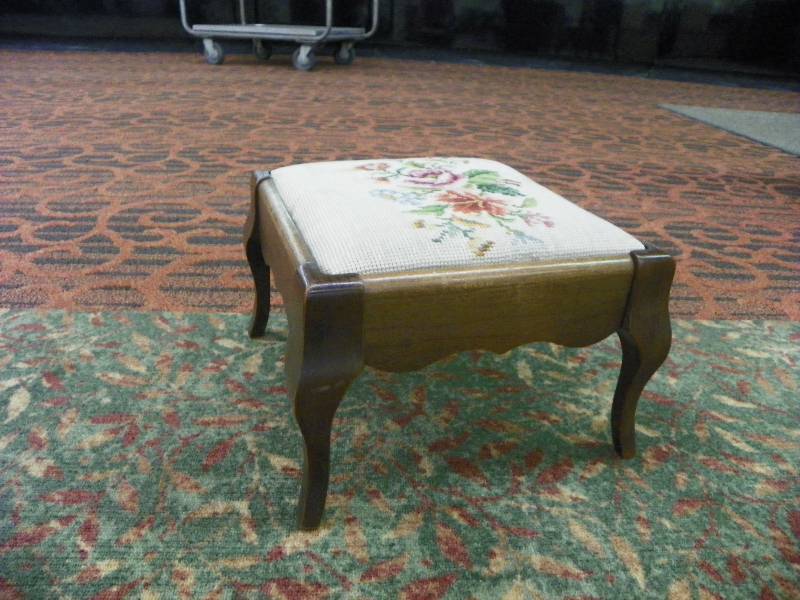 lot 253 image: Floral Designed Small Wooden Foot Rest With Needle Point Cushion