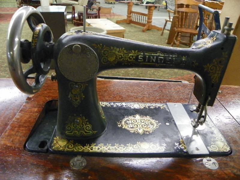 lot 274 image: Antique Singer Sewing Machine, With Manual