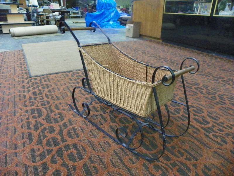 lot 278 image: Wicker Sleigh For Decoration