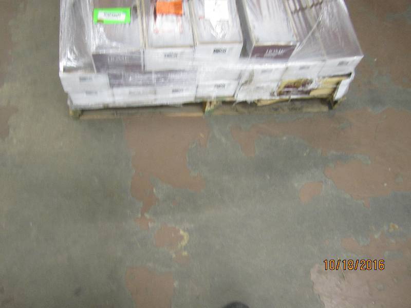 lot 1 image: Lot of 18 cs  Home Decorators Colle...