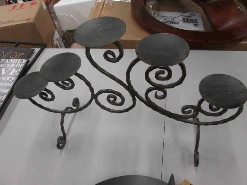 lot 6 image: Lot of 4 Dcor Items including Can...