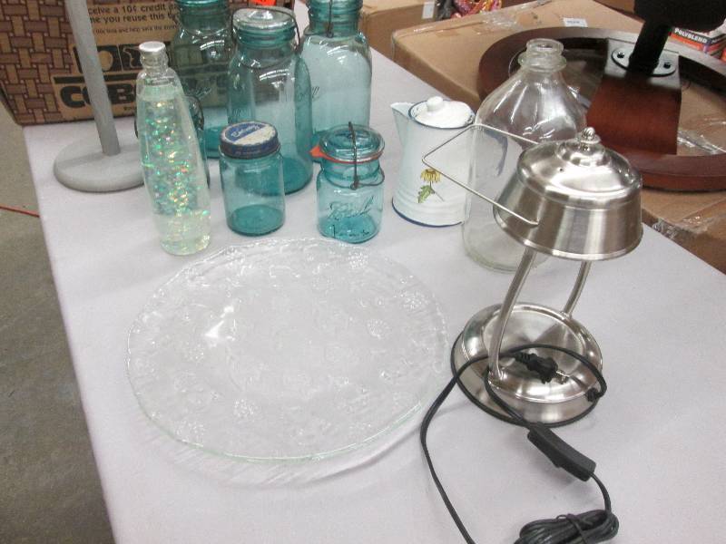 lot 40 image: Assorted Vintage Style Ball Jars, G...