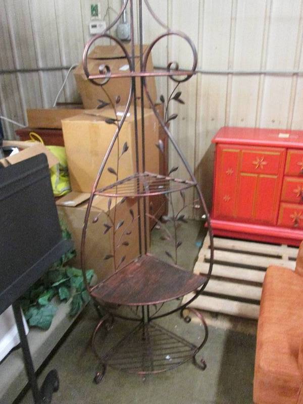 lot 57 image: Copper Toned Corner 4 Metal Shelf U...