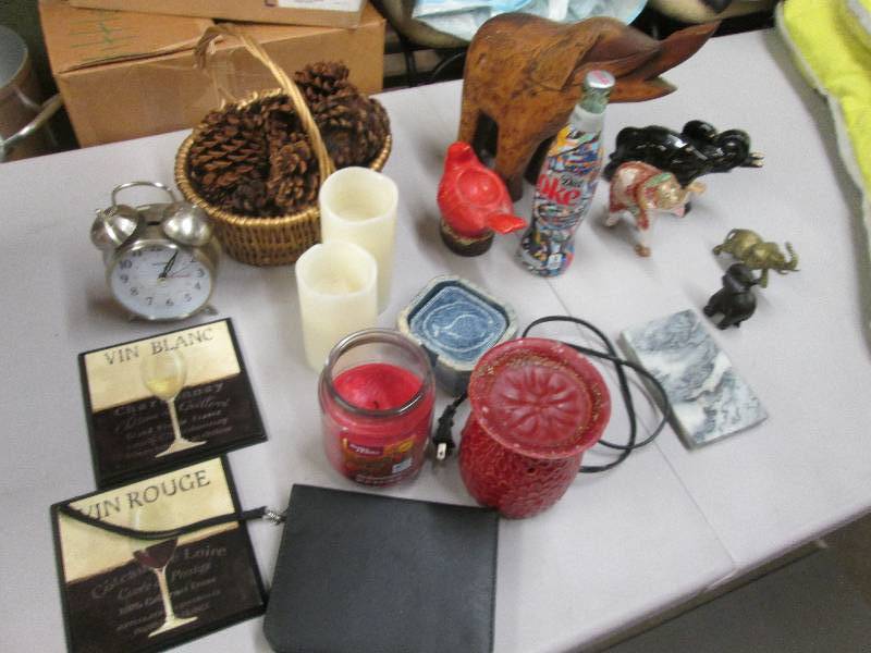 lot 82 image: Mixed lot 6 Elephant figurines, wa...