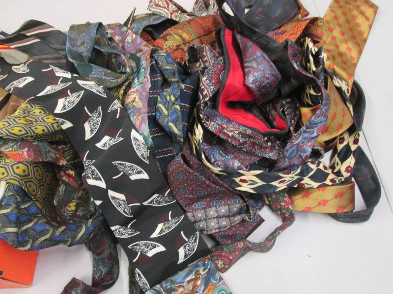 lot 94 image: Large Lot of Mens Ties, great vari...