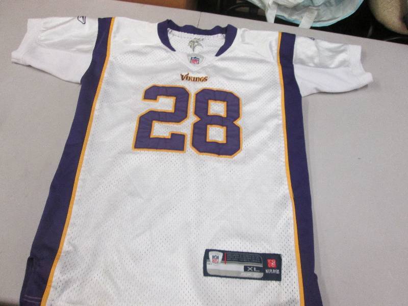 lot 106 image: Adrian Peterson Vikings Jersey #28 ...
