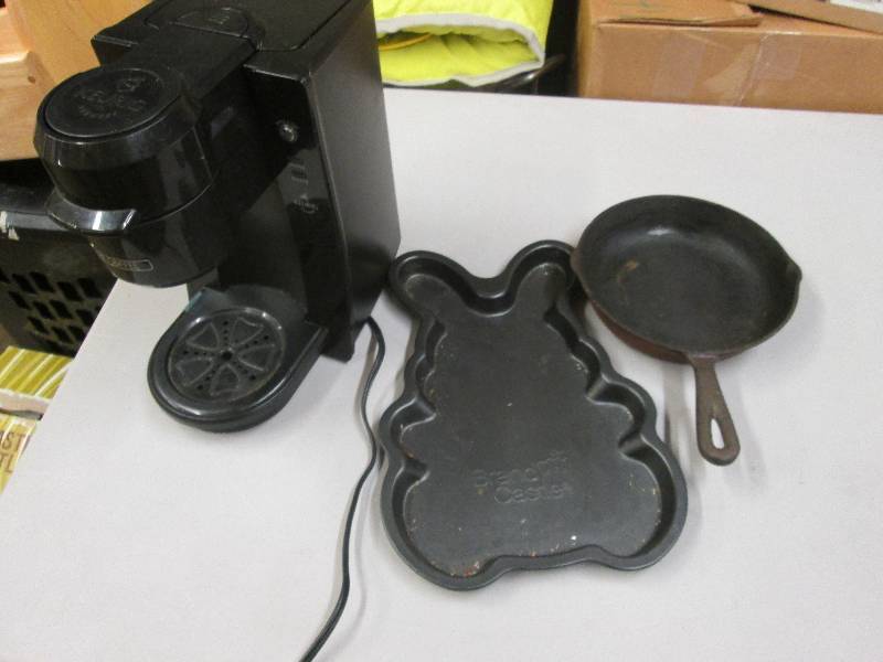lot 129 image: Keurig Brewed Maker, 8 inch Cast Ir...