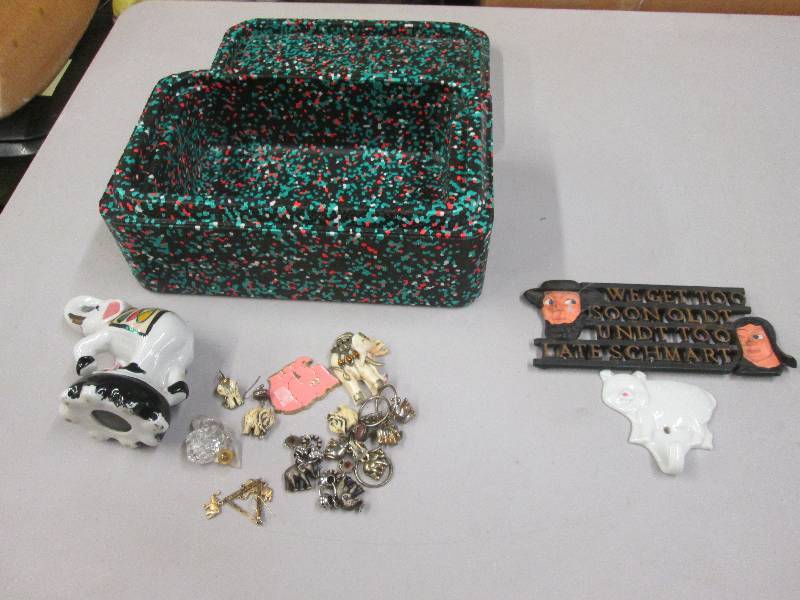 lot 131 image: Elephant collectibles, Plaques, Ins...