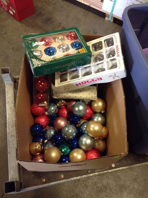 Christmas Ornaments (round)