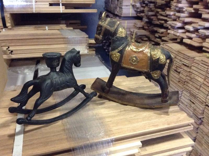Horse candle holder with misc