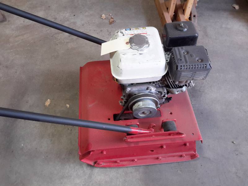 Tamper with 5.5 h.p. Honda Engine