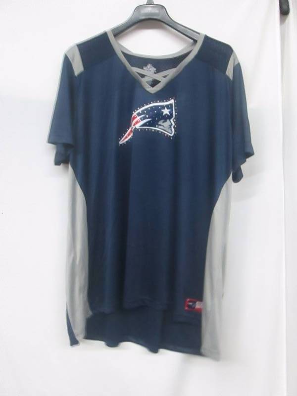 lot 80 image: Majestic NFL Womens Plus Draft Me Short-Sleeved Tee