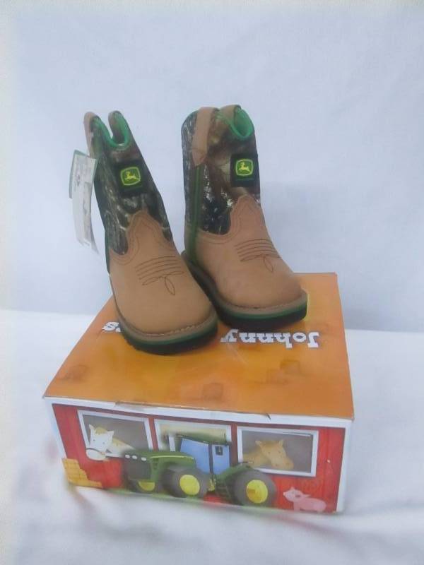 lot 59 image: John Deere Infant Kids Pull-On Boot - Camo