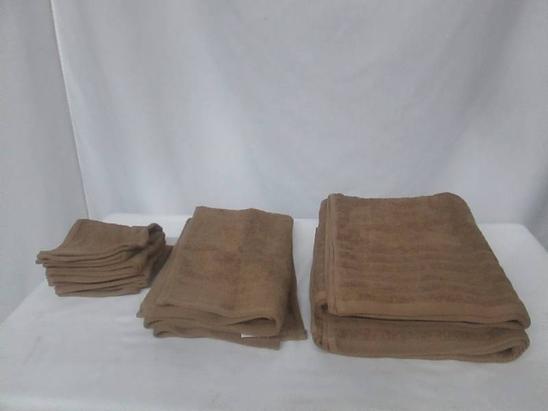 lot 57 image: Alcove 8-pc. Egyptian Cotton Towel Set