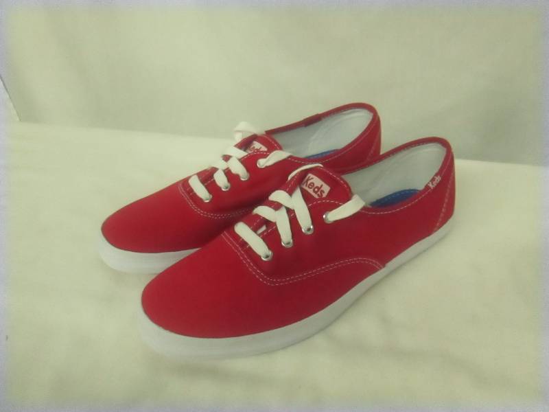 lot 53 image: Keds Womens Champion Canvas Sneaker - Wide