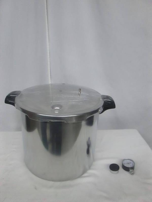 lot 25 image: Presto 22-Qt. Pressure Canner