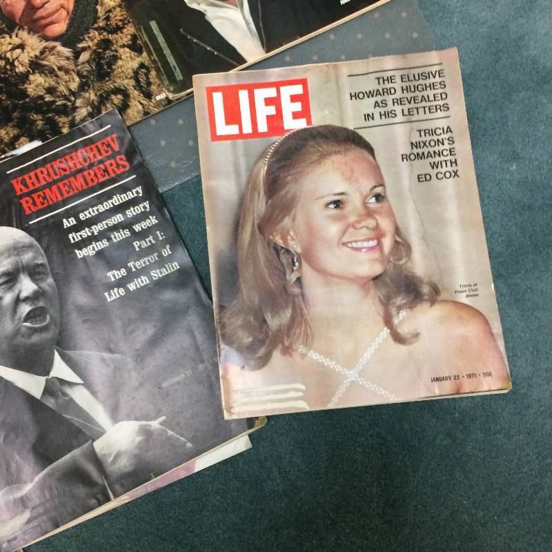 lot 11 image: Assort Vintage Life Magazines - Super Condition