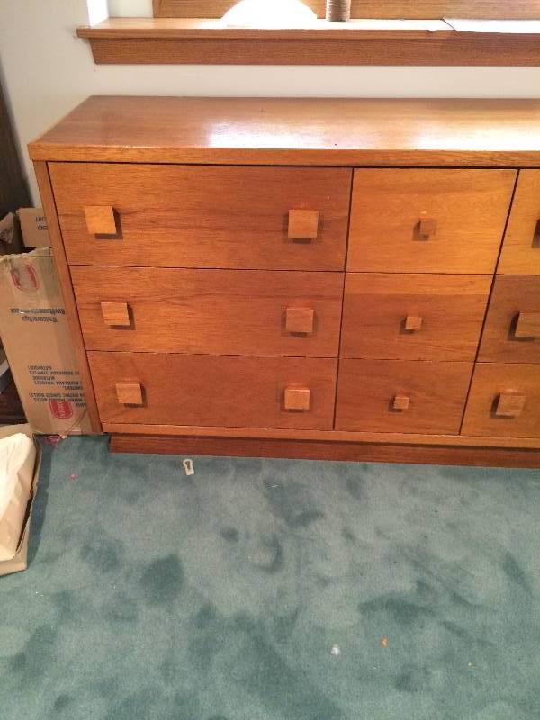 lot 32 image: Vintage Mid-century Beautiful 9 Drawer Wood Square Knob Dresser Chest Of Drawers 60 x 31 x16 - Super Condition - Top Has 1 Faint Water Glass Ring