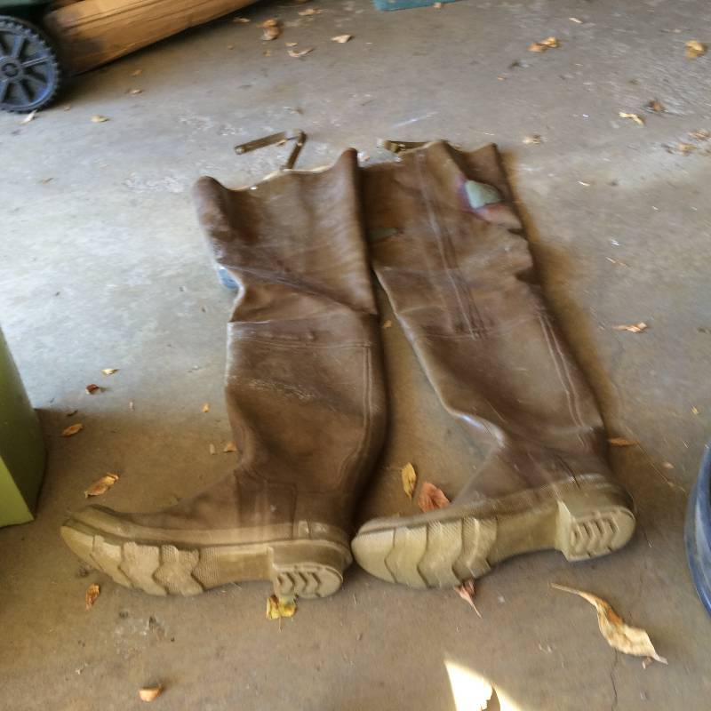 lot 56 image: Converse Fishing Hunting Waders Boots - Couple Patches At Top
