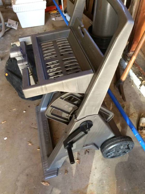 lot 67 image: Sears Craftsman Garden Hose Reel Cart - Very Nice Condition - PErfect For Winter Storage