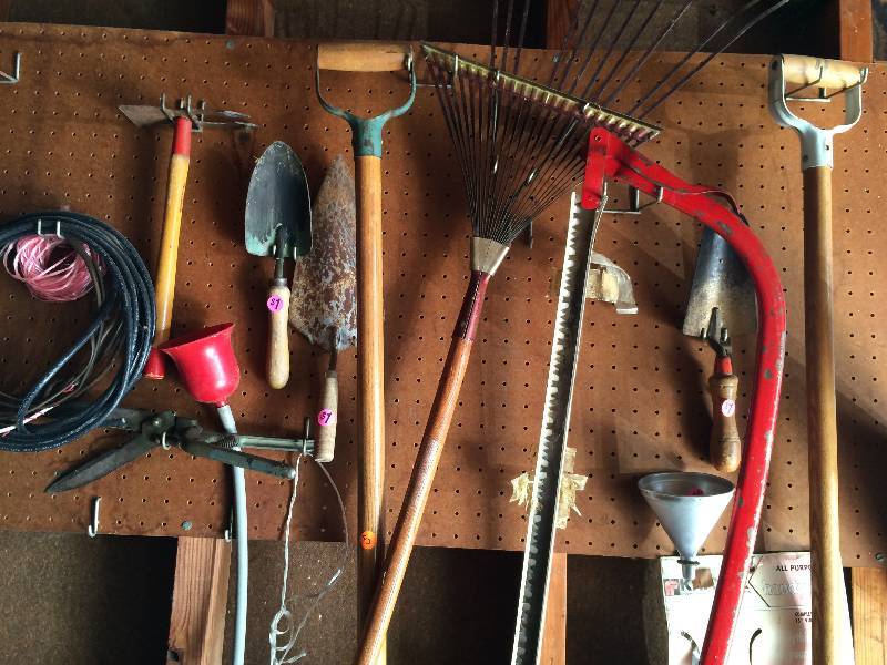 lot 62 image: Huge Lot Of Miscellaneous Tools - See Pictures