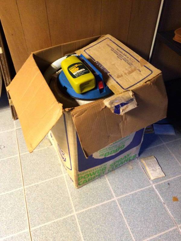 lot 46 image: Vintage Kenmore Power Spray Carpet Cleaner - Model Number 8899 - Did Not Test