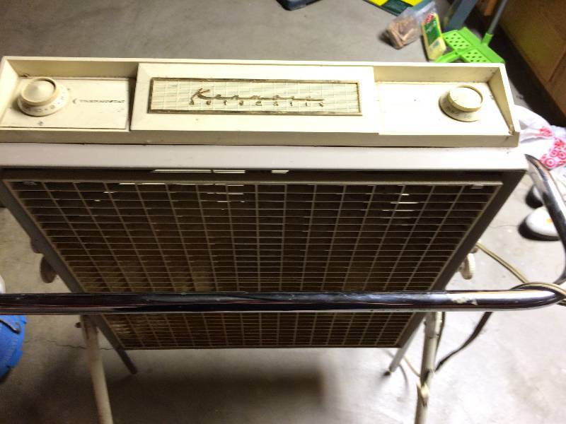 lot 48 image: Vintage Kenmore Fan On Rolling Cart