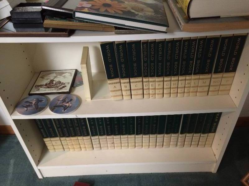 lot 39 image: WoW Retro Tall Modular 6 Shelf Shelving Unit White Bookcase 80t x 31w Excellent Condition - Includes Contents