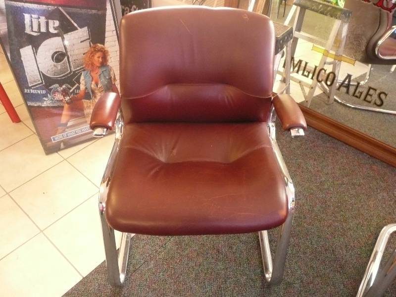 lot 18 image: 2 - Vintage Retro 1970s Chrome & Leather Chairs - Legit Chrome - Heavy Comfortable Chairs