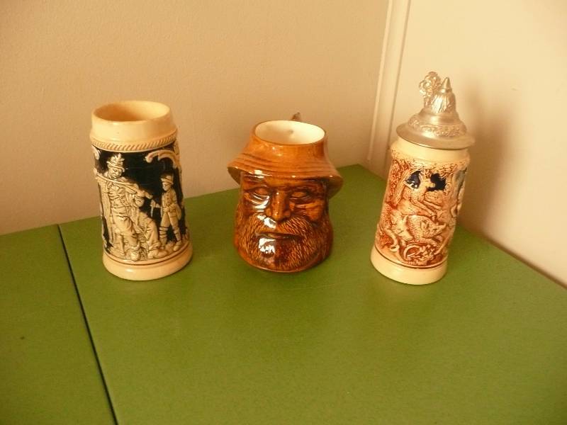 lot 25 image: VINTAGE STEIN GROUP - NICE - ONE MARKED 1975