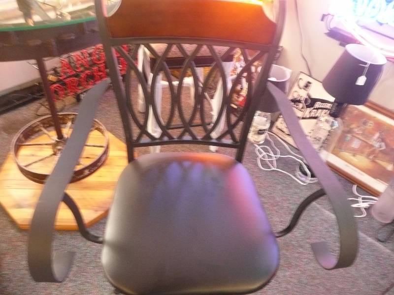 lot 39 image: NEW BAR STOOL - SEE PICTURES