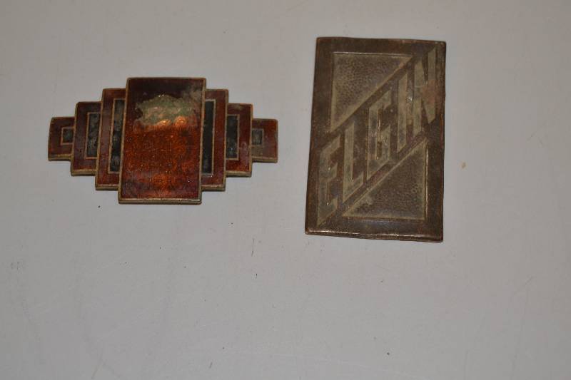 lot 7 image: Vintage Elgin Emblem