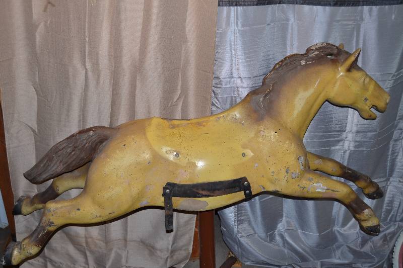 lot 19 image: Vintage horse