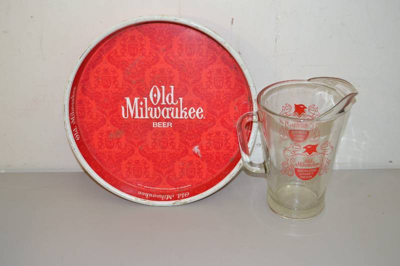 lot 22 image: Vintage Old Milwaukee