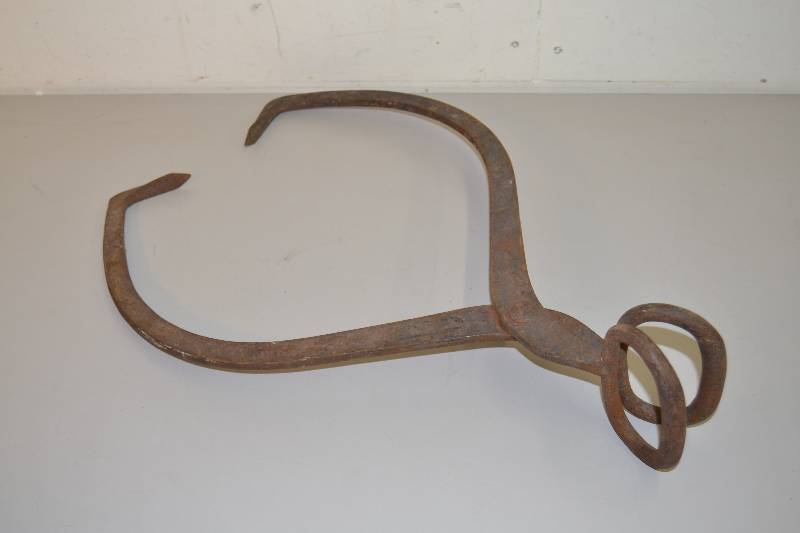 lot 39 image: Ice block tongs