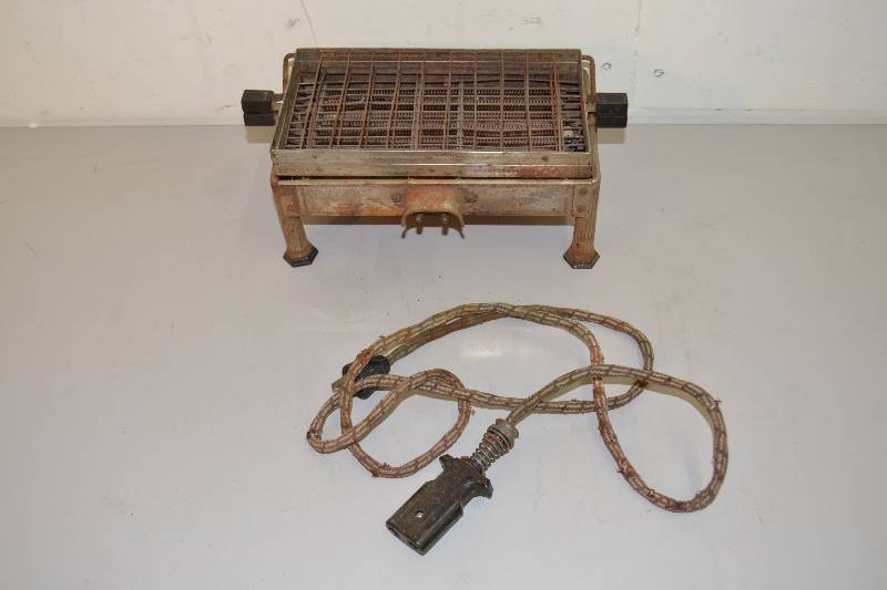 lot 48 image: Vintage electric grill