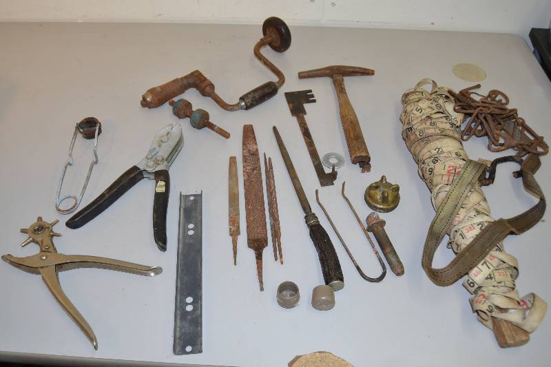 lot 49 image: Tools