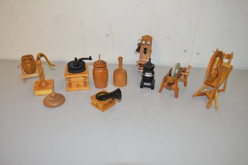 lot 62 image: Miniatures