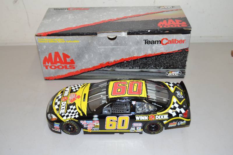 lot 66 image: Die Cast Model Car