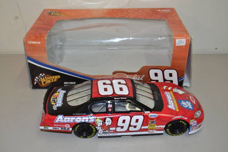 lot 67 image: Die Cast Model Car