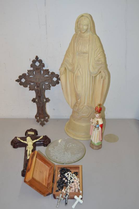 lot 82 image: Religious Items