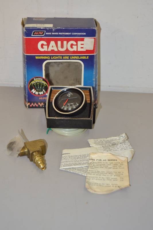 lot 111 image: Oil Gauge